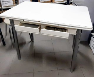 Mesa cocina con 2 sillas y taburete