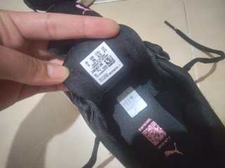 Zapatillas deportivas Puma negras y rosas