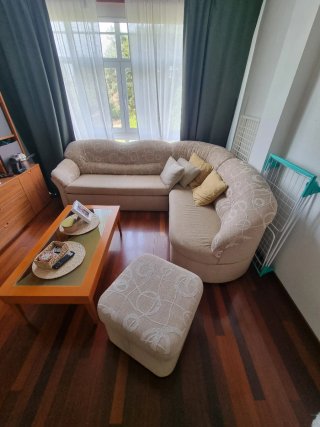 Sofá cama grande beige