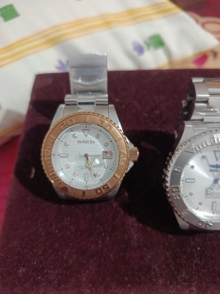 Reloj Invicta Dorado y Plateado