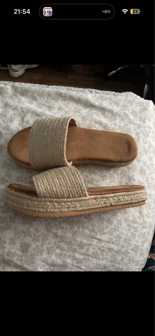 Chanclas de cuña con esparto