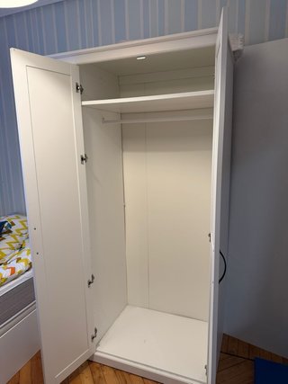 Armario IKEA blanco con espejo