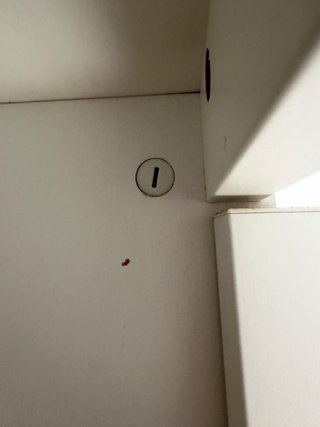 Armario IKEA blanco con espejo
