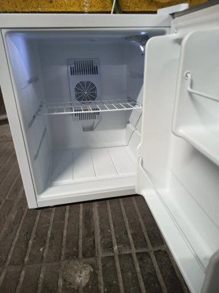Nevera sobremesa Cecotec GrandCooler 46L