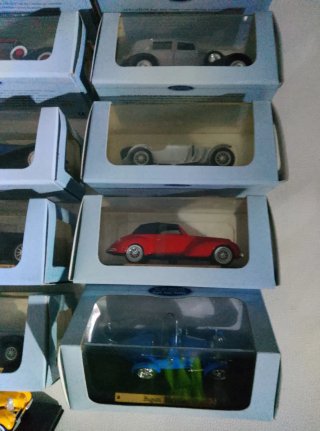 Collezione auto d'epoca in Metallo