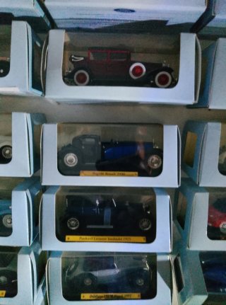 Collezione auto d'epoca in Metallo