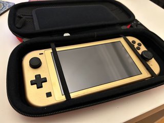 Nintendo Switch Lite Edición Hyrule Dorada