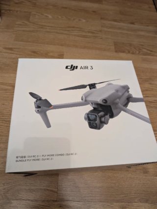 DJI Air3 Fly More Combo + RC 2 con pantalla+Extras