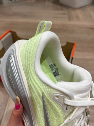 Nike Vomero Plus Verde/Argento