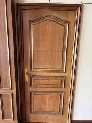 Puertas antiguas madera maciza y otros elementos