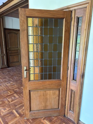 Puertas antiguas madera maciza y otros elementos
