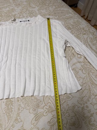 Top blanco de manga corta acanalado