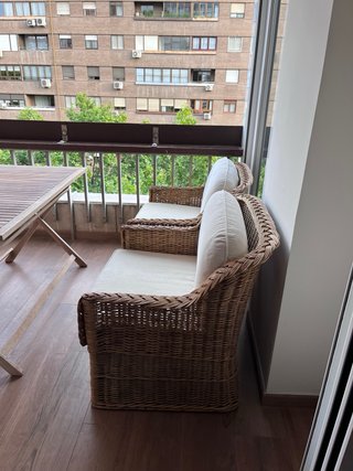 Conjunto de muebles terraza. sofa butacas y mesa