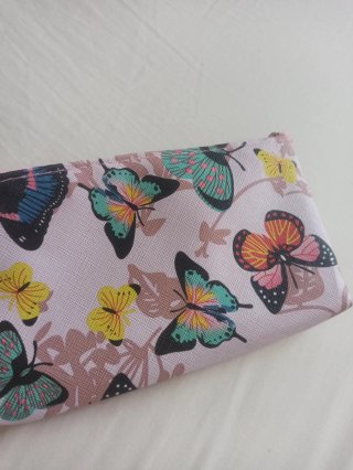 Neceser estampado mariposas