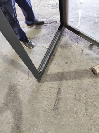 Puerta de aluminio para balcón