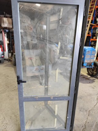Puerta de aluminio para balcón