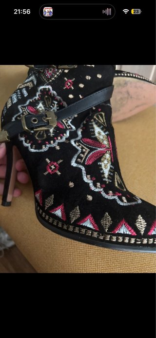 Botines negros bordados mujer