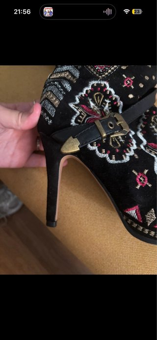 Botines negros bordados mujer