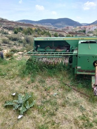 Empacadora John Deere 332
