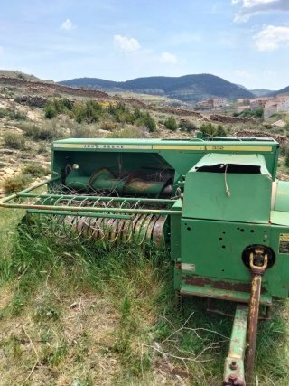 Empacadora John Deere 332