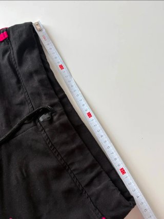 Pantalón corto Adidas negro y rosa