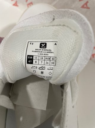 Zapatillas Veja Blancas y Doradas Talla 41