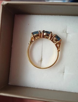Anello vintage oro con pietre blu topazio