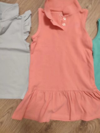 Lote 1 vestido y 2  polos niña sin mangas