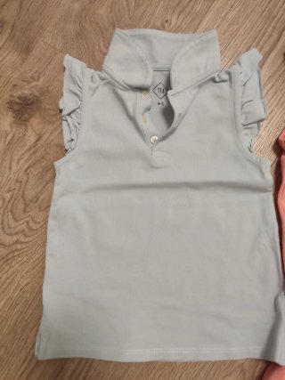 Lote 1 vestido y 2  polos niña sin mangas