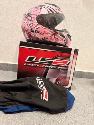 Suzuki Burgman 125cc con Manta Tucano y Cascos