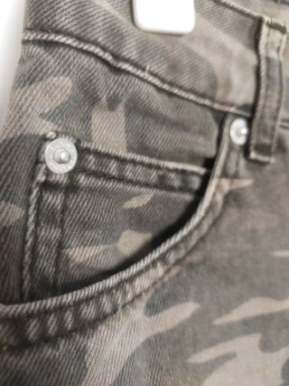 Minifalda Topshop militar camuflaje