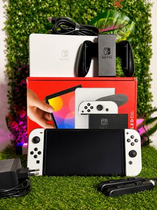 Nintendo Switch OLED Blanca (COMO NUEVA)