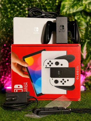 Nintendo Switch OLED Blanca (COMO NUEVA)
