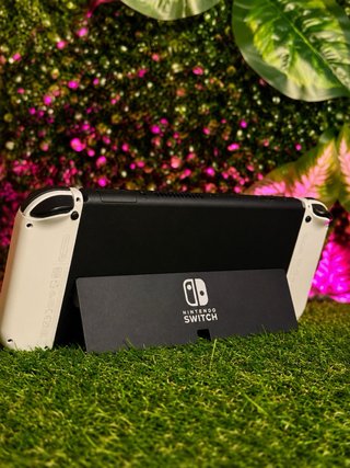 Nintendo Switch OLED Blanca (COMO NUEVA)