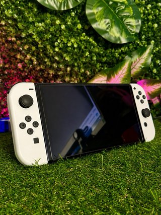 Nintendo Switch OLED Blanca (COMO NUEVA)