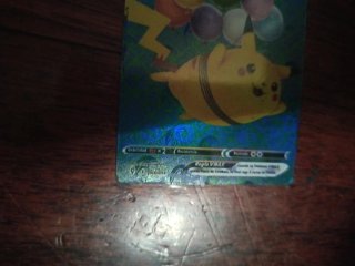 Carta Pokémon Pikachu VMAX