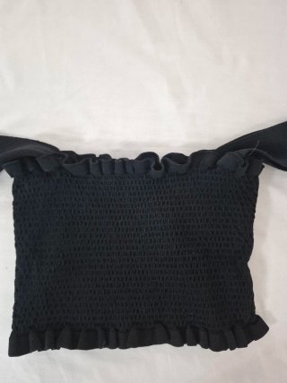 Top negro elástico con tirantes