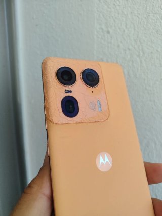 Motorola Edge 50 Ultra Arancione