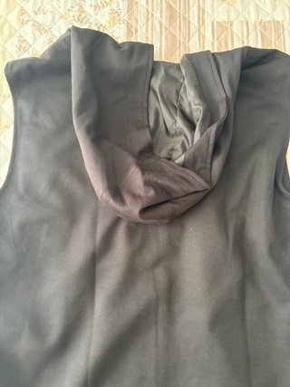 Chaleco Zara Negro con Capucha