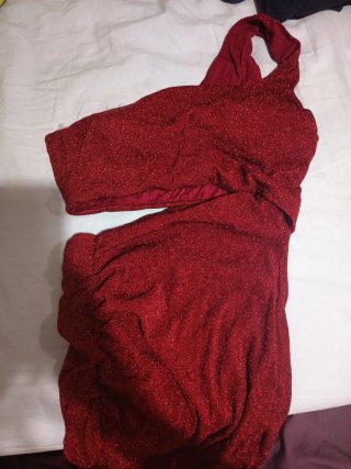 Vestido rojo brillante