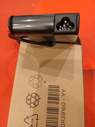 Caricabatteria Lenovo 135W Slim Nuovo