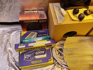 Kit Cultivo Indoor 630W CMH + 600W HPS
