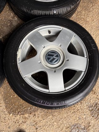 Llantas 15” Volkswagen con reumáticos