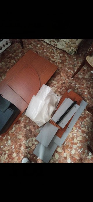 Mesa de escritorio madera y metal