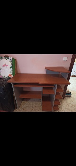 Mesa de escritorio madera y metal