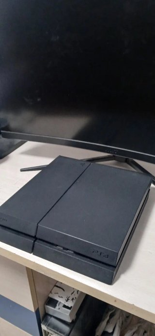Consola Sony PS4 Negra