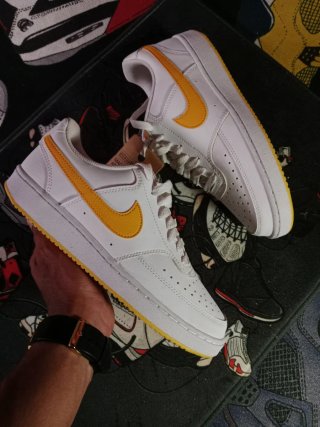 Zapatillas Nike Blancas y Amarillas