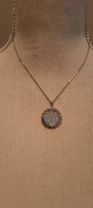Medalla y cadena Bvlgari plata