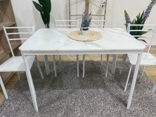 Mesa y 4 Sillas Comedor