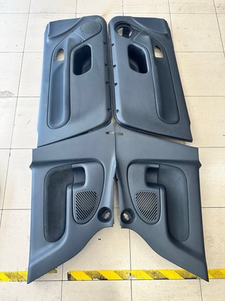 Asientos traseros y paneles Clio Sport 182